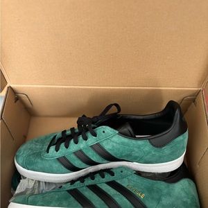 New green suede/leather Adidas-Gazelle